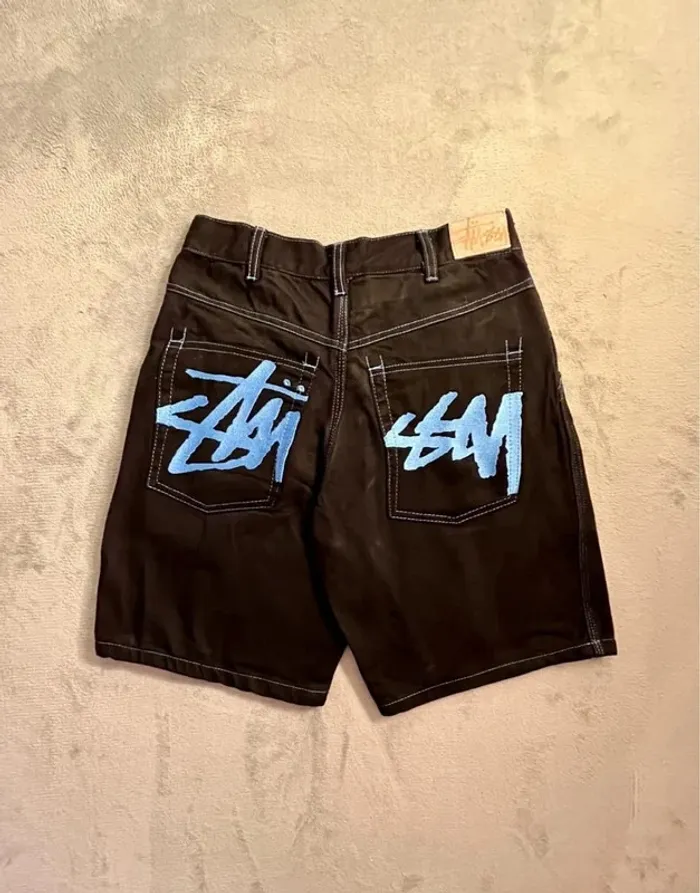 Short/Jort Stussy Black Embroidered Blue Lagoon Big Logo Back – Taille S