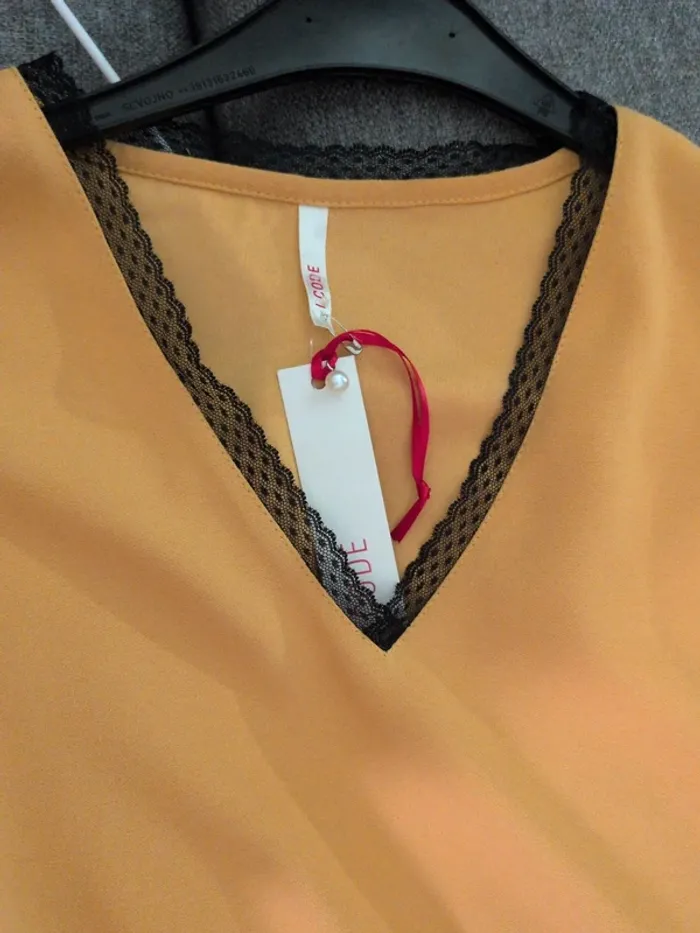 Haut I.Code – Taille 34/36 – Neuf avec étiquette - photo numéro 3