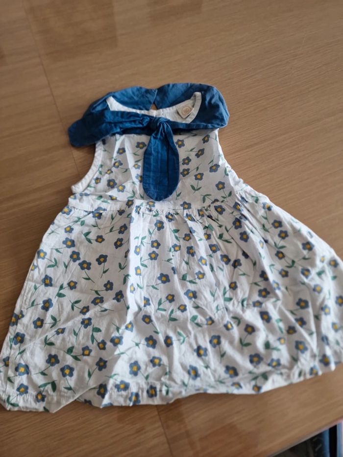 Robe blanche à fleurs