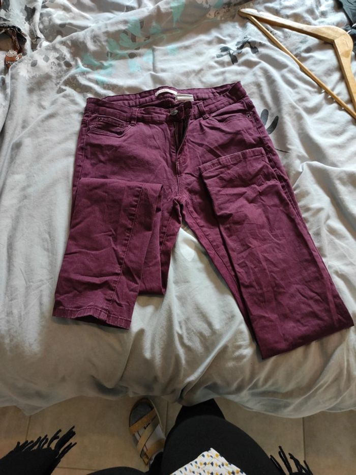 Pantalon en jean camaïeu bordeau - photo numéro 3