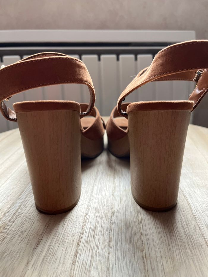 Sandales à talons - photo numéro 4