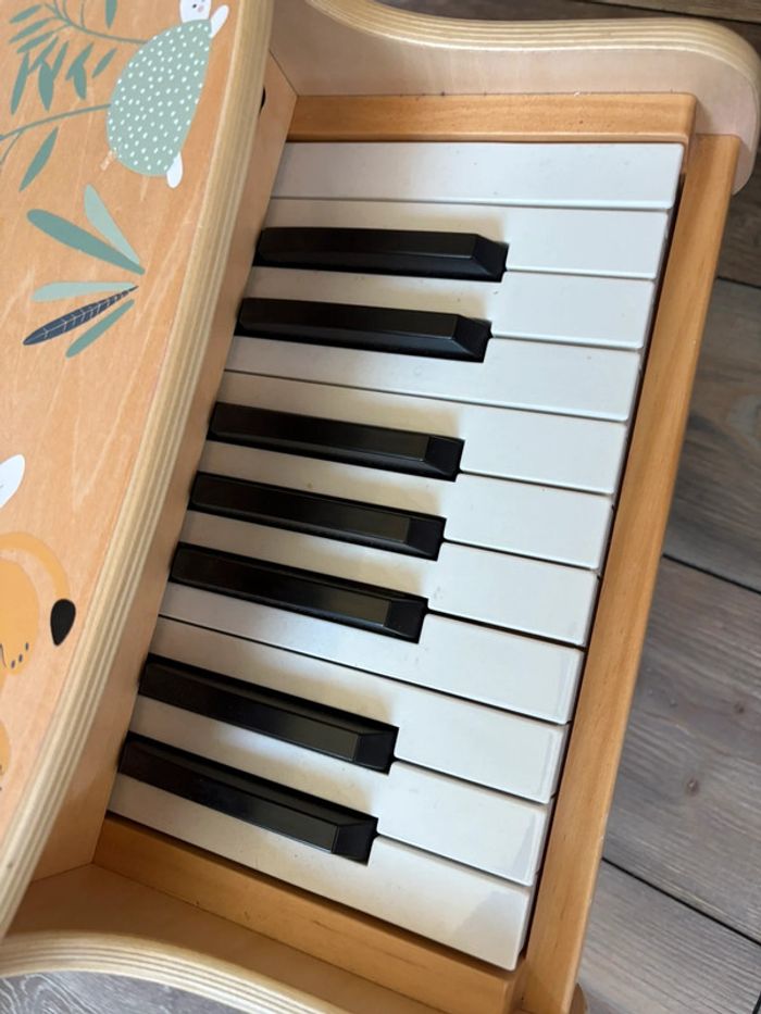 Joli piano vertbaudet comme neuf - photo numéro 3