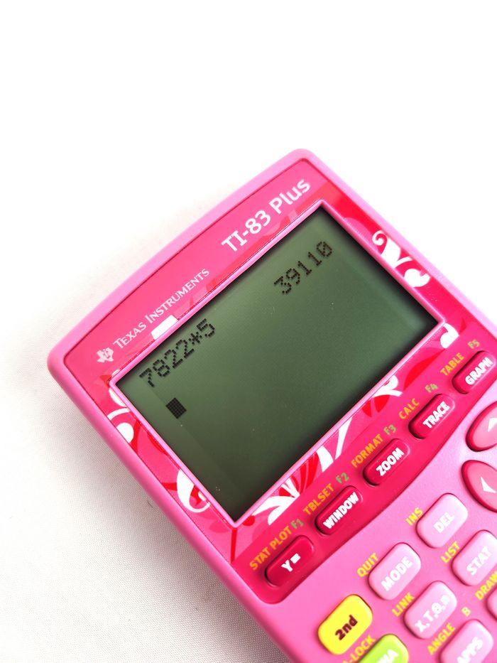 Calculatrice graphique Texas Instruments TI-83 Plus - Édition rose - photo numéro 3