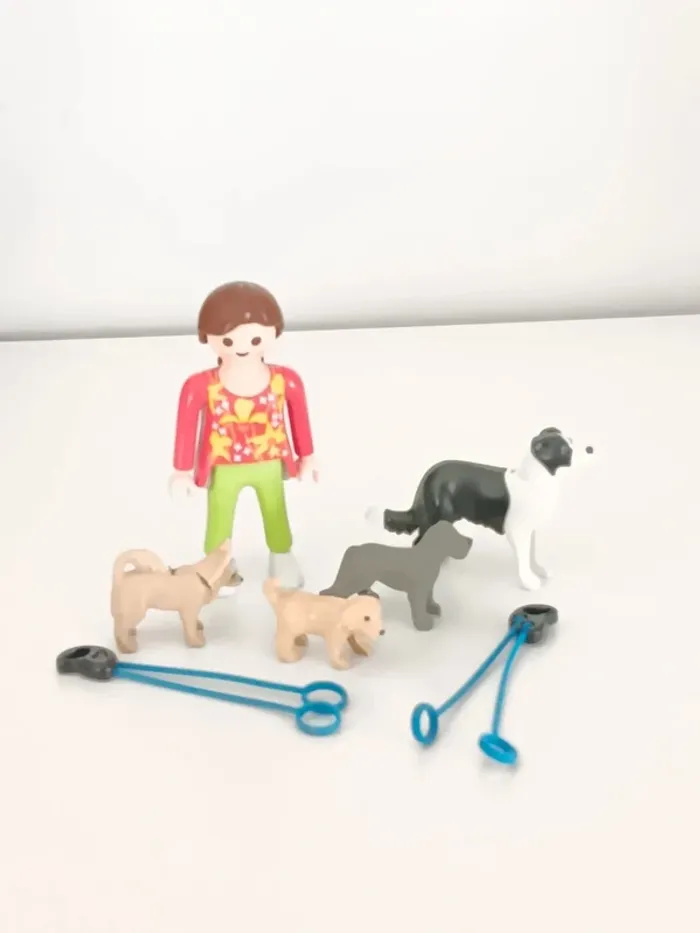 Promeneuse chiens playmobil - photo numéro 2