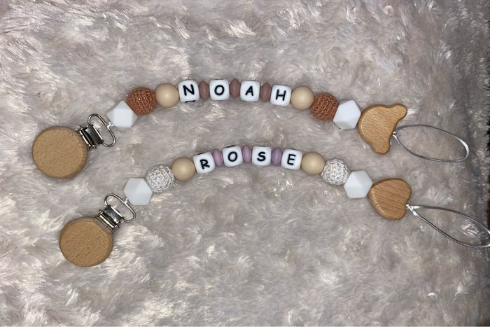 Attache-tétine personnalisé