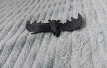 Figurine  de chauve-souris