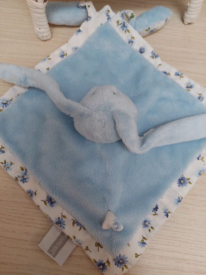 Aubert concept - doudou lapin bleu et fleurs - photo numéro 3