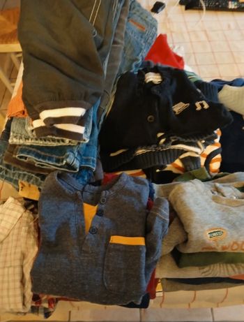 Lot 56 vêtements 12 mois