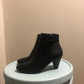 Bottine noire à talon