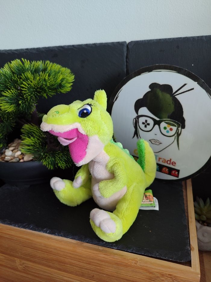peluche dinosaure becky petit pieds la vallée des merveilles gipsy vert 3438