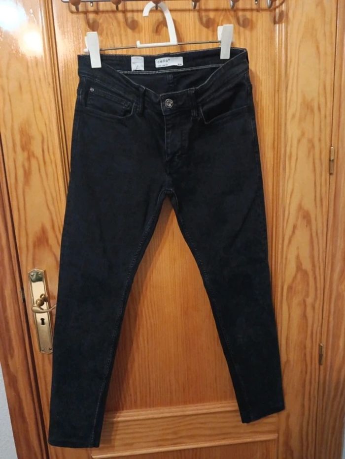 Jean slim noir w:32 (taille 42)