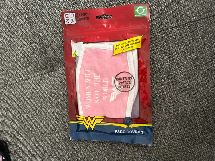 Masque Wonder Woman neuf