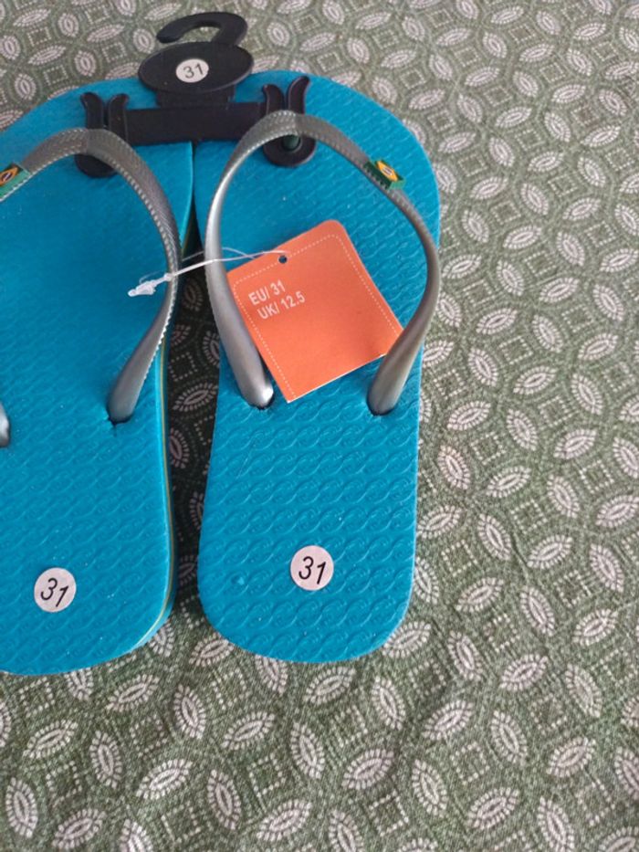 Paire de claquettes neuves pointure 31 - photo numéro 5