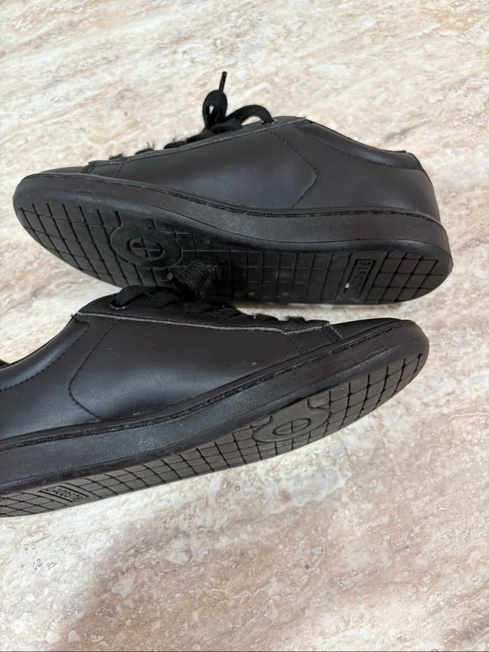 Basket sneaker carnaby Lacost garçon lacoste pratiquement neuve taille 31 - photo numéro 4