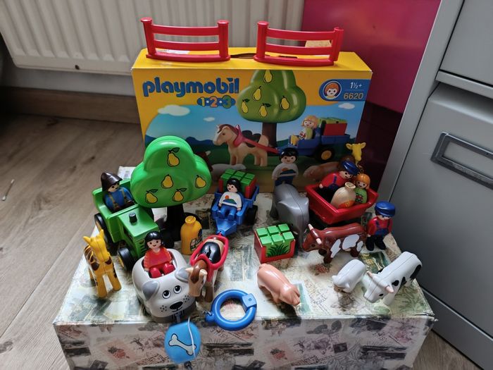 Gros lot playmobil 1 2 3 de la ferme + savane
1 boîte complète de la ferme + un lot complétant sur le thème de la ferme avec également des animaux de la savane