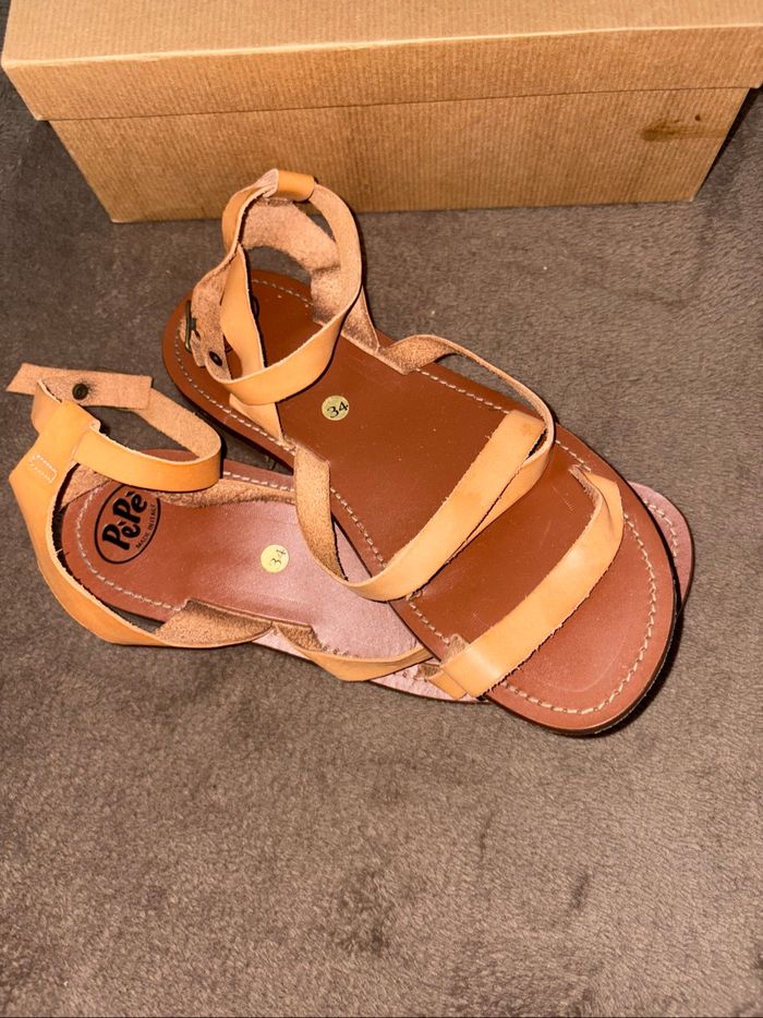 Sandales Pepe fille taille 34 en bon état couleur camel/marron - photo numéro 4