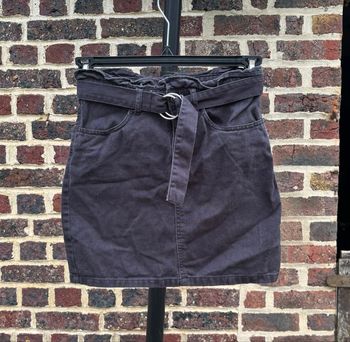 🖤 Jupe en jean H&M Divided avec ceinture – Taille 36 (S)