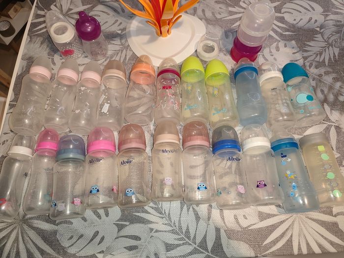 Lot biberons et accessoires - photo numéro 3