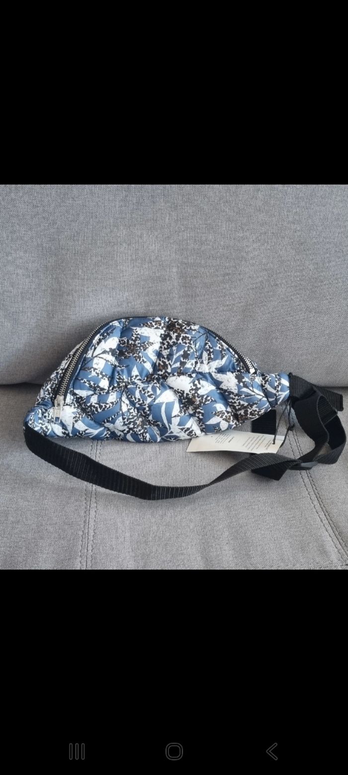 Sac banane Damart neuf avec étiquette - photo numéro 3
