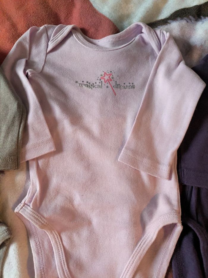Lot 3 bodies 9 mois fille - photo numéro 4