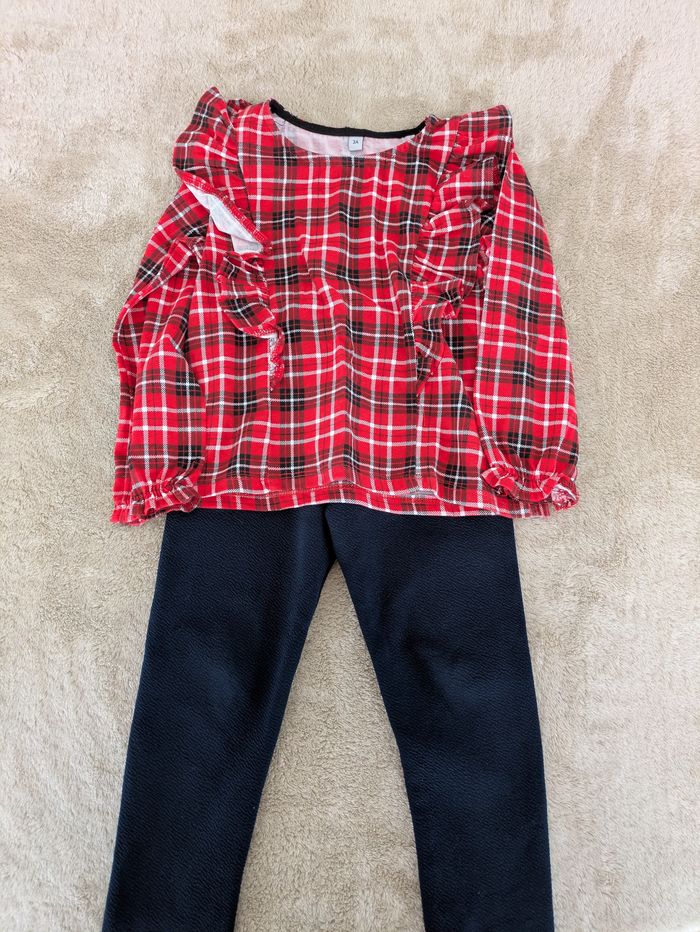 Ensemble Fille Top Volants Écossais Rouge & Legging Bleu Marine