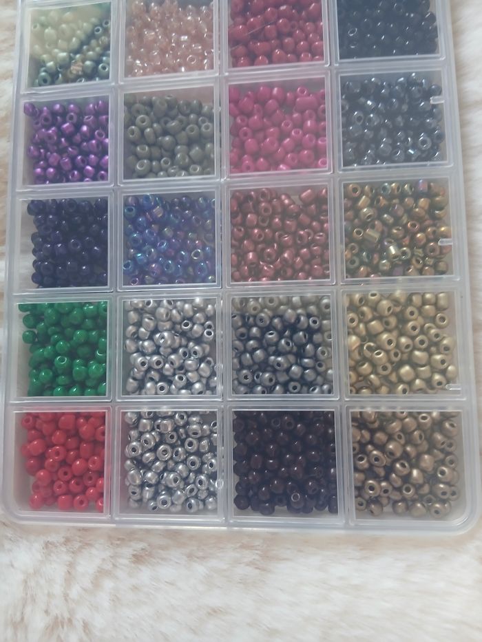 Neuf: Lot Perles rocaille multicoloris mat/brillant+ Fils - photo numéro 6