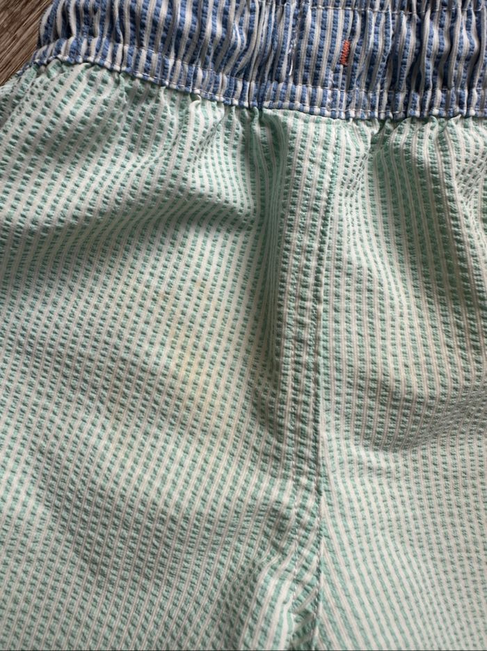 - Short de bain Vertbaudet  - 5 ans - bon état, tache - photo numéro 3