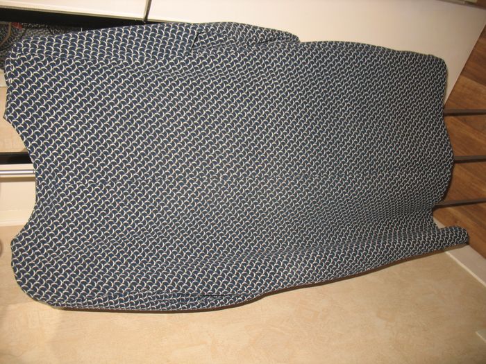 ROBE BLEUE A MOTIFS BLANCS "MISS CAPTAIN" - TAILLE 44 - n°04 - photo numéro 2