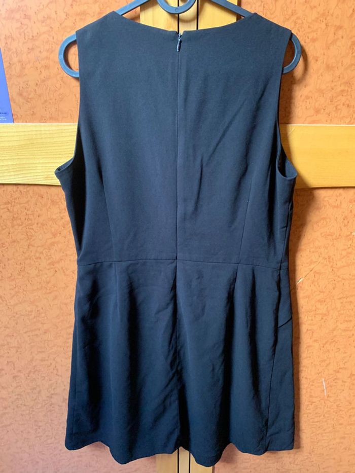 Joli robe noir habillée taille 42 - photo numéro 4