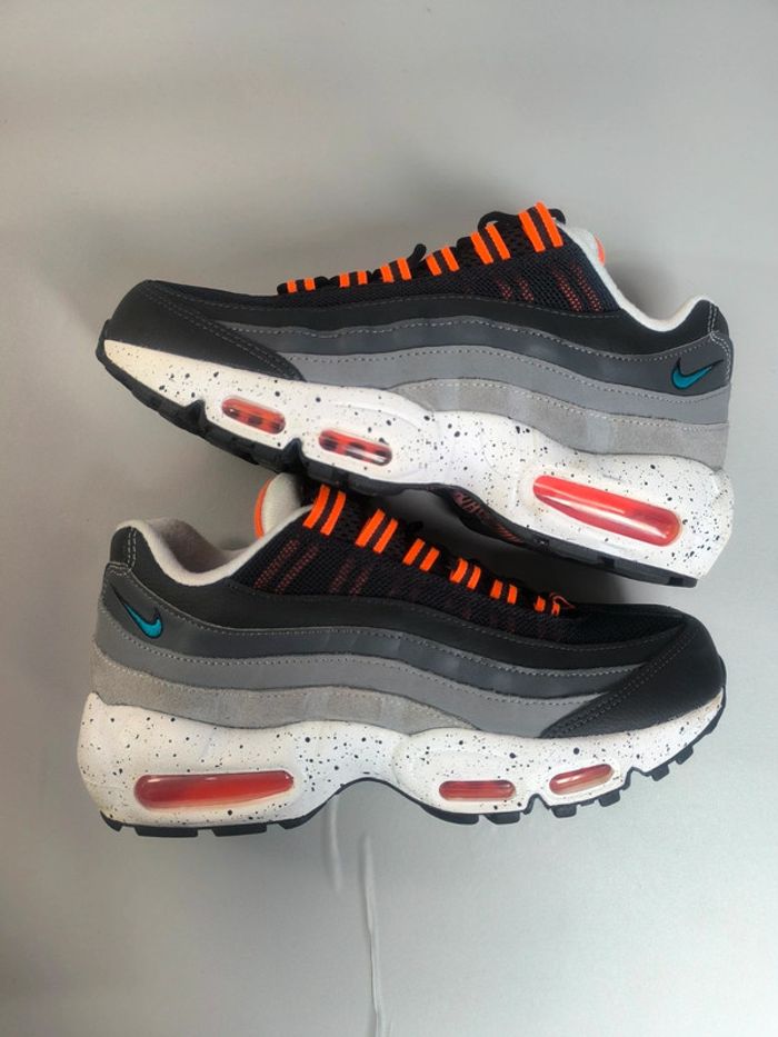 Baskets Nike air max 95 recraft grises pointure 40 neuves - photo numéro 3