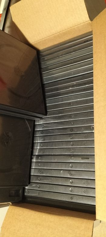 Carton de boitiers dvd