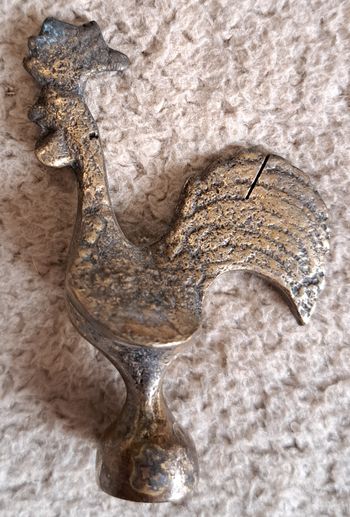 🗿 Statuette en métal doré - coq