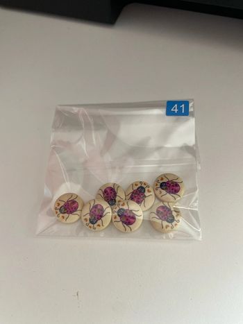 Mercerie - Lot de 7 boutons coccinelle