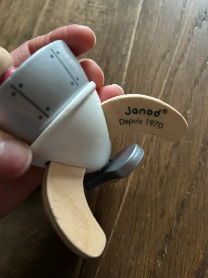 Fusée en bois magnétique Janod bon état - photo numéro 5