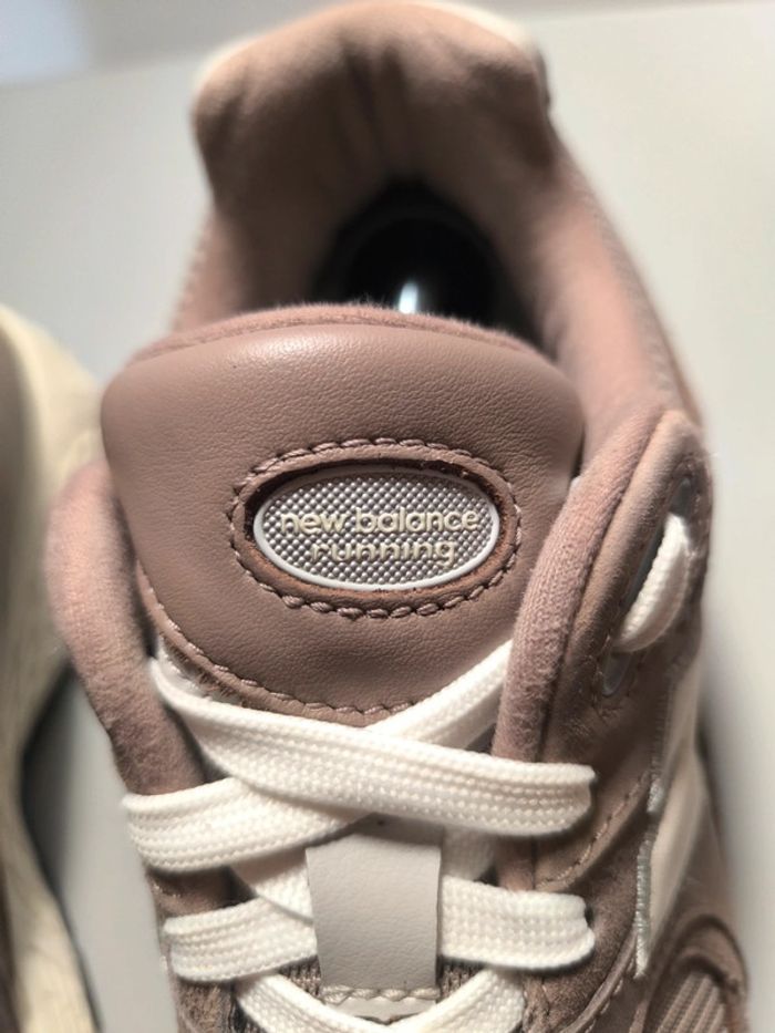 Baskets New Balance 2002r latte daim et cuir marron pointure 42.5 - photo numéro 6