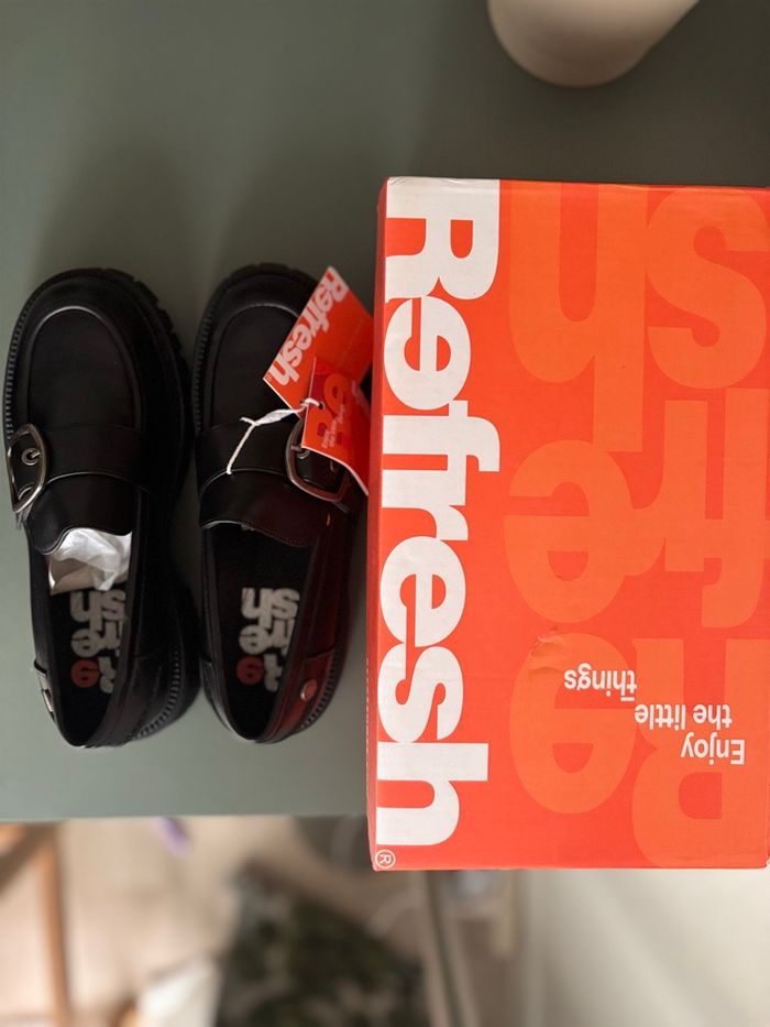 Mocassins Refresh Noirs à Boucle (Plateformes) - État Neuf - Pointure 37 - photo numéro 3