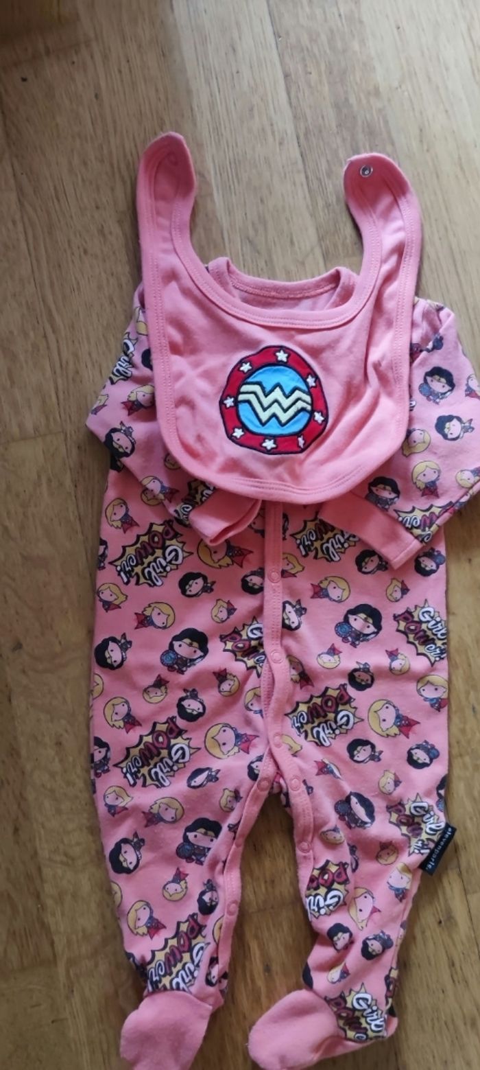 Ensemble bodies+ pyjama+ bavoir - photo numéro 2