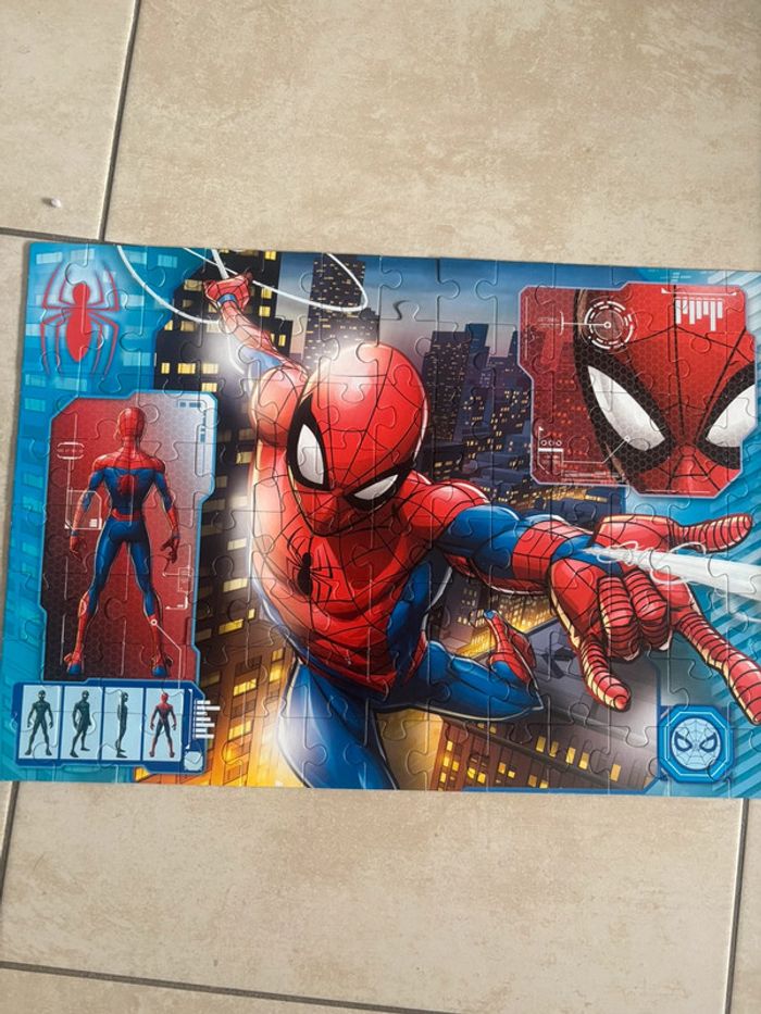 Super puzzle Spiderman 104 pièces - photo numéro 2