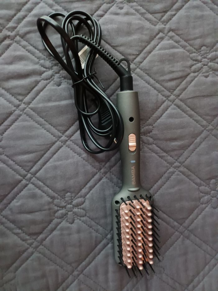 Brosse chauffante lissante