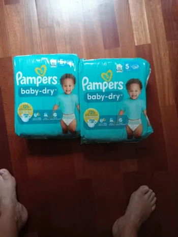Couches Pampers taille 5