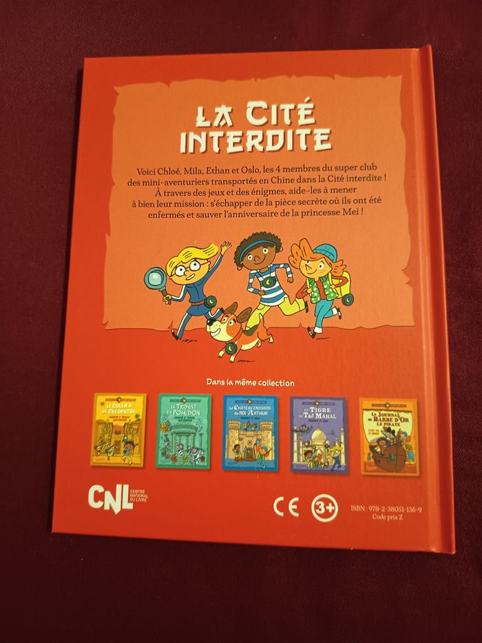 Livre hachette " La cité Interdite " - photo numéro 2