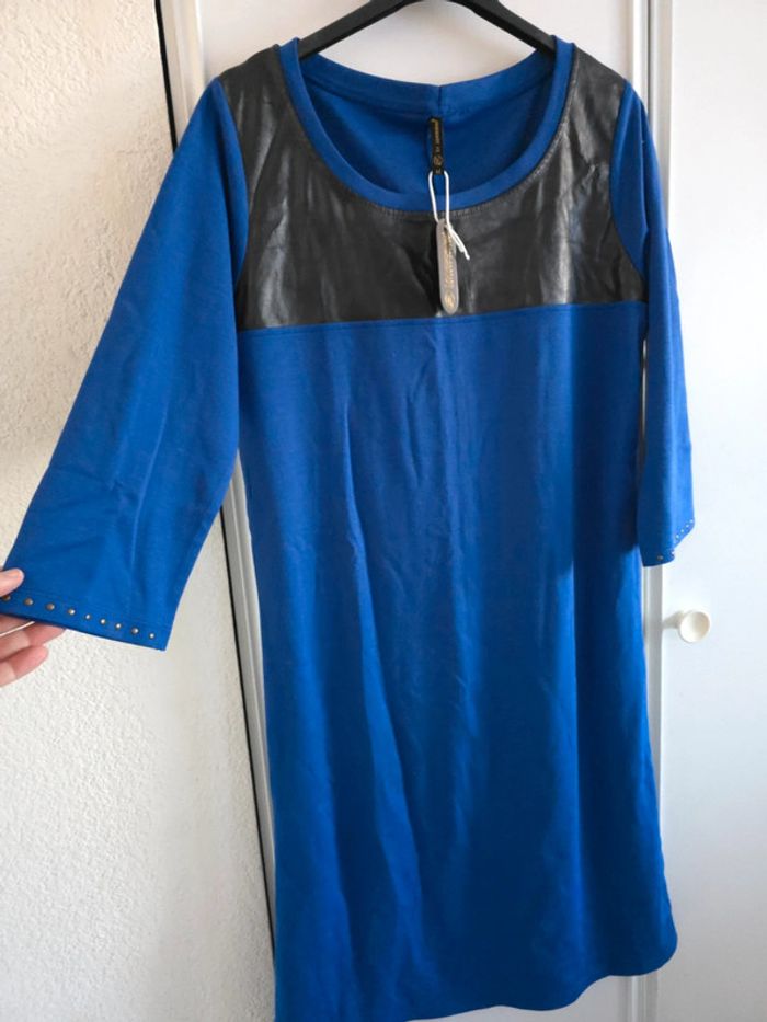 Robe bleu taille M neuve