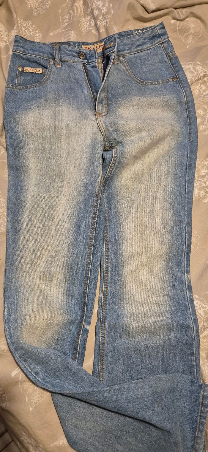 Jean rica Lewis femme - photo numéro 3