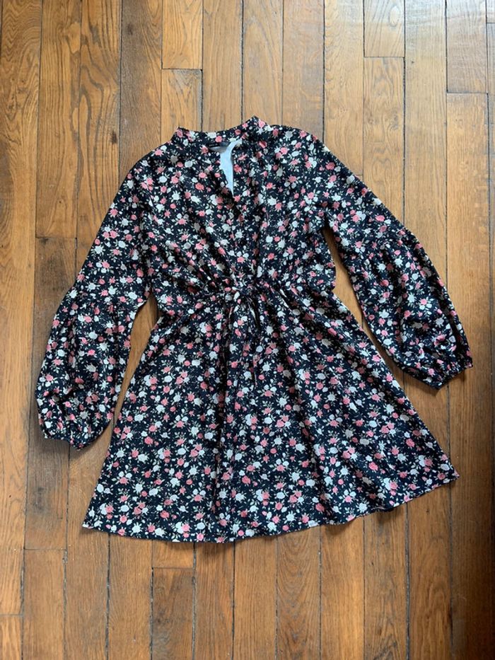 Robe noire fleuris cintrée shein taille s 36 - photo numéro 4