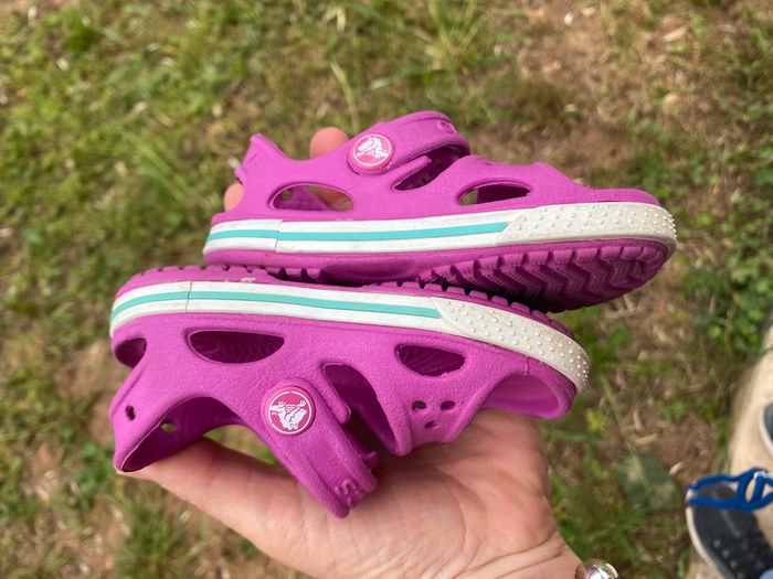 Sandales crocs rose fuschia c5 ou 22 - photo numéro 5