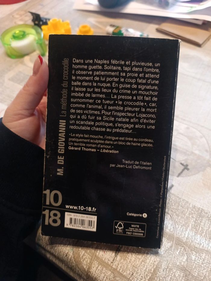 La méthode du crocodile de Maurizio de Giovanni - photo numéro 2