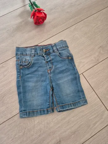 Magnifique short en jeans 12 mois