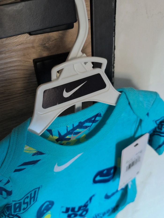 Ensemble 9 mois Nike. Neuf - photo numéro 6