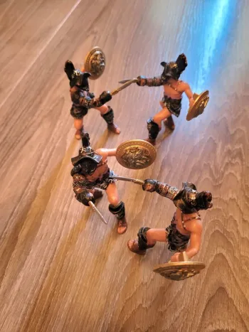 Lot de 4 gladiateurs Papo
