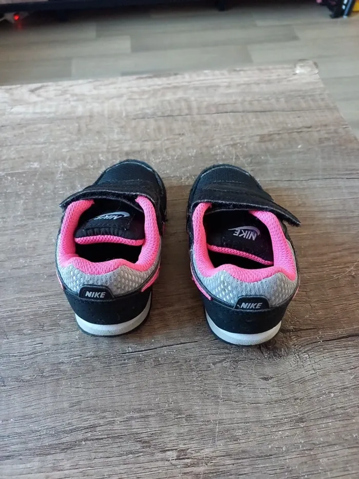 Basket Nike noir 19.5 - photo numéro 3